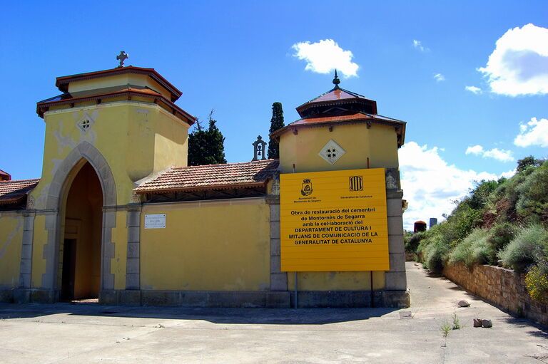 Cementerio modernista de Montornès de Segarra